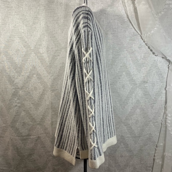 Rock & Republic striped fuzzy sweater size XL - Picture 8 of 8